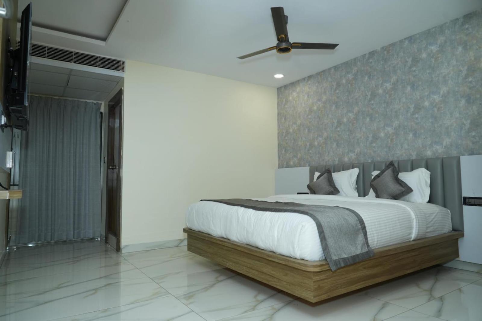 Hotel Phoenix Grand Visakhapatnam Exterior foto